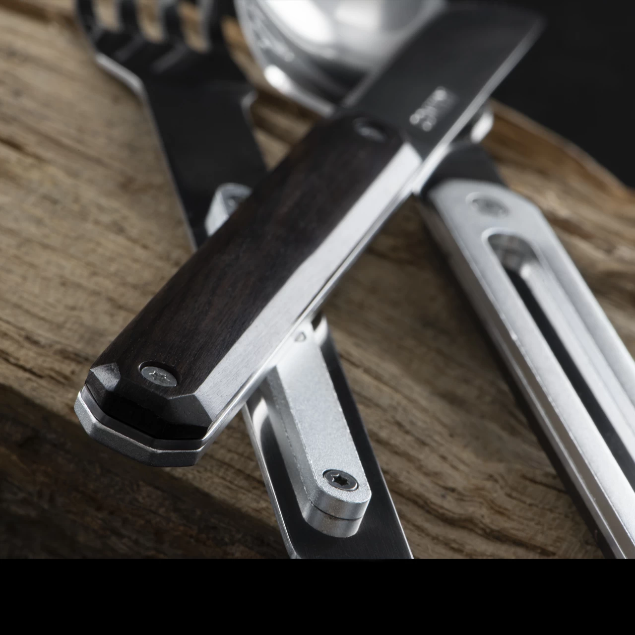 Akinod 12H34 Magnetic Cutlery Set Ebony 4 Akinod 12H34 Magnetic Cutlery Set Ebony - Image 2