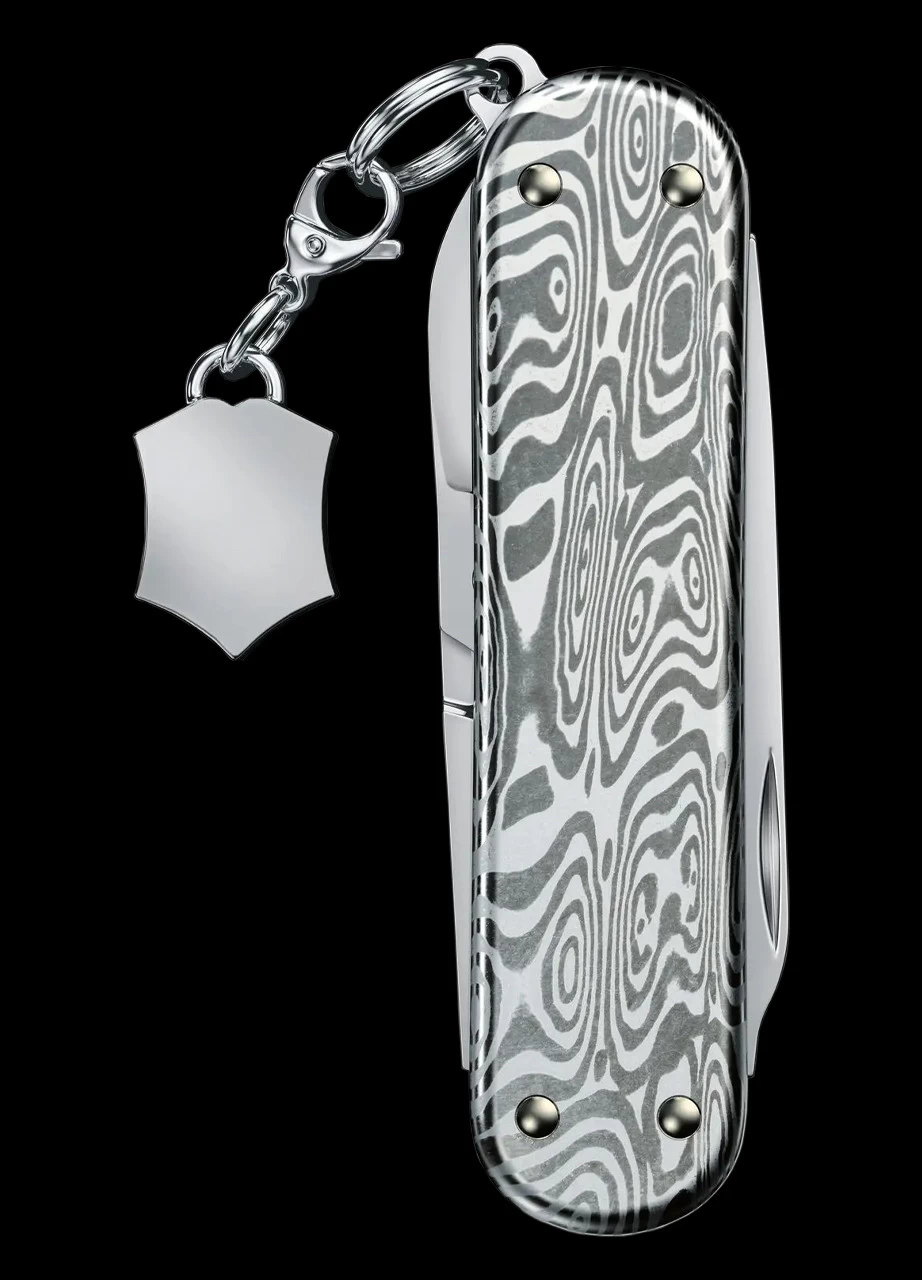 Victorinox Classic SD Brilliant Damascus 9 Victorinox Classic SD Brilliant Damascus - Image 7
