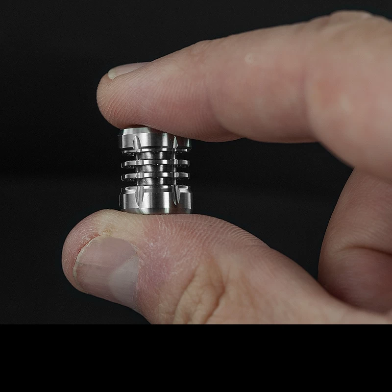 RovyVon Walker Titanium Pendant 3 Tritium Vials 3 RovyVon Walker Titanium Pendant 3 Tritium Vials