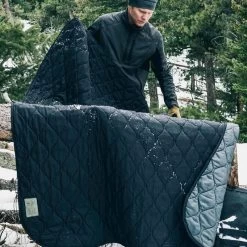 TAD Bastion Woobie -Outdoor Products Sale tad bast woo bkdet4 14194.1587420422.1280.1280 03470.1647623499